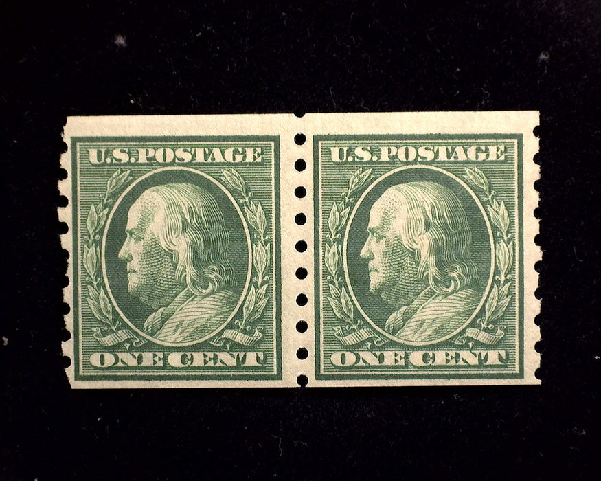 #392 Mint Fresh horizontal pair. F/VF NH US Stamp